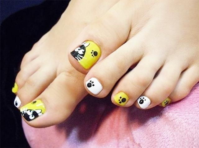 Diện dép xỏ ngón đón hè đầy nắng với những mẫu nail xinh xẻo